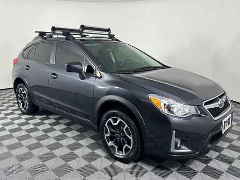 Used 2017 Subaru Crosstrek 2.0i Premium AWD/4WD image 6
