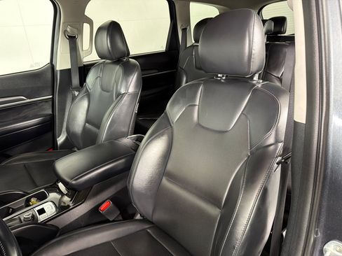 Used 2020 Kia Telluride LX FWD image 12