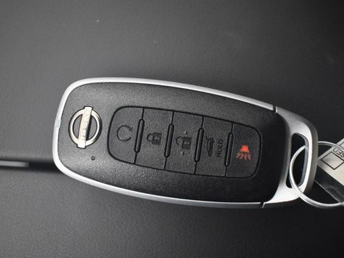 New 2025 Nissan Rogue SV image 27