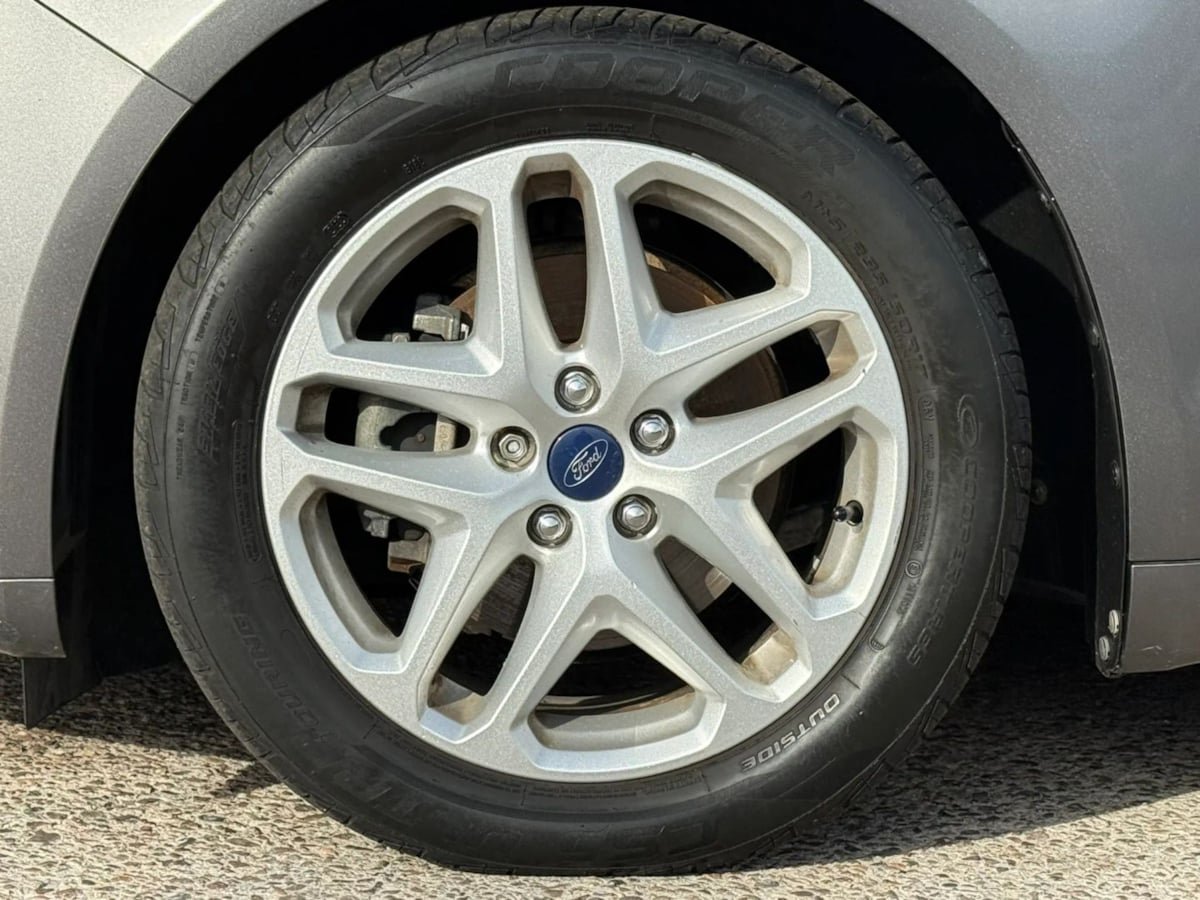 Used 2014 Ford Fusion SE FWD image 28