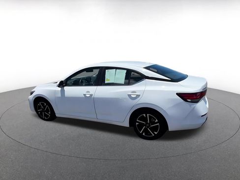 Used 2025 Nissan Sentra SV FWD image 9