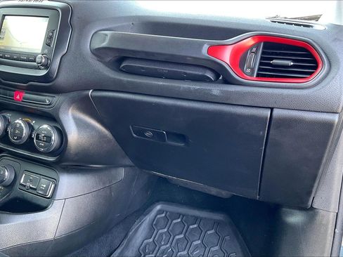 Used 2016 Jeep Renegade Trailhawk w/ Premium Trailhawk Package AWD/4WD image 14