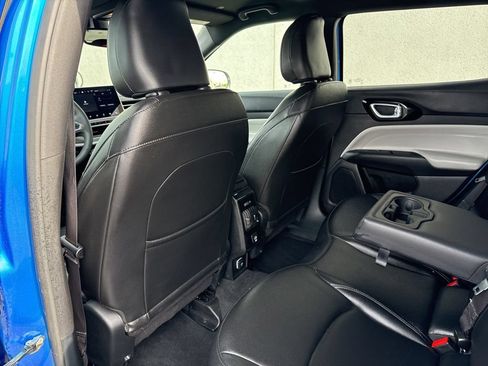 Used 2025 Jeep Compass Limited AWD/4WD image 23