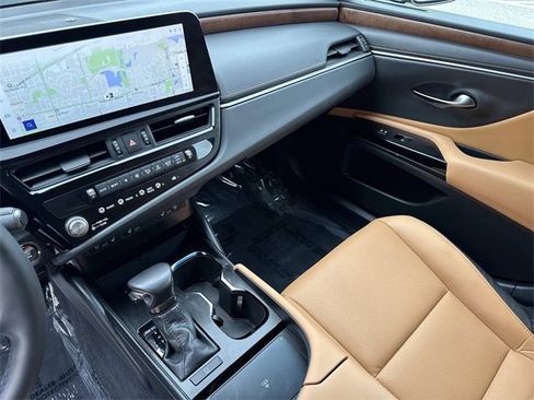 Certified 2024 Lexus ES 350 w/ Premium Package image 26