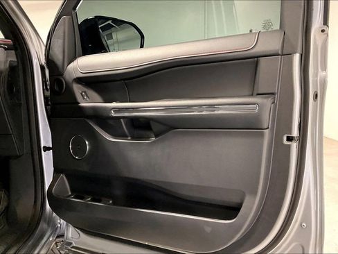 Used 2024 Ford Expedition Limited image 23