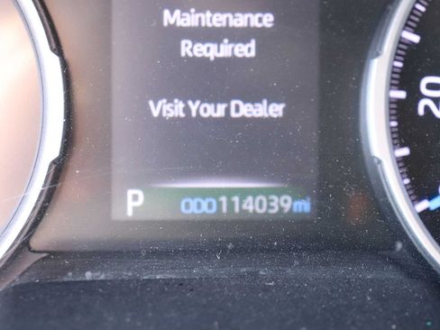 Used 2020 Toyota RAV4 XLE w/ Carpet Mat Package AWD/4WD image 11