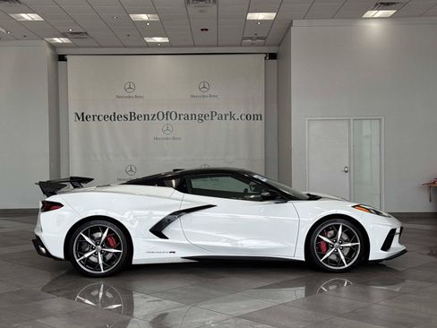 Used 2023 Chevrolet Corvette Stingray Premium Conv w/ Z51 Performance Package RWD image 3
