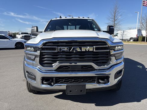 New 2025 RAM 5500 4x4 Crew Cab image 3