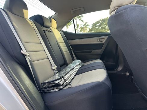 Used 2016 Toyota Corolla LE image 12