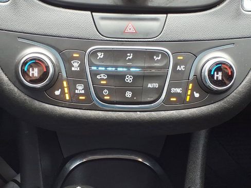 Used 2019 Chevrolet Malibu LT w/ Driver Confidence Package image 16