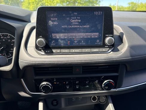 Used 2024 Nissan Rogue S image 12