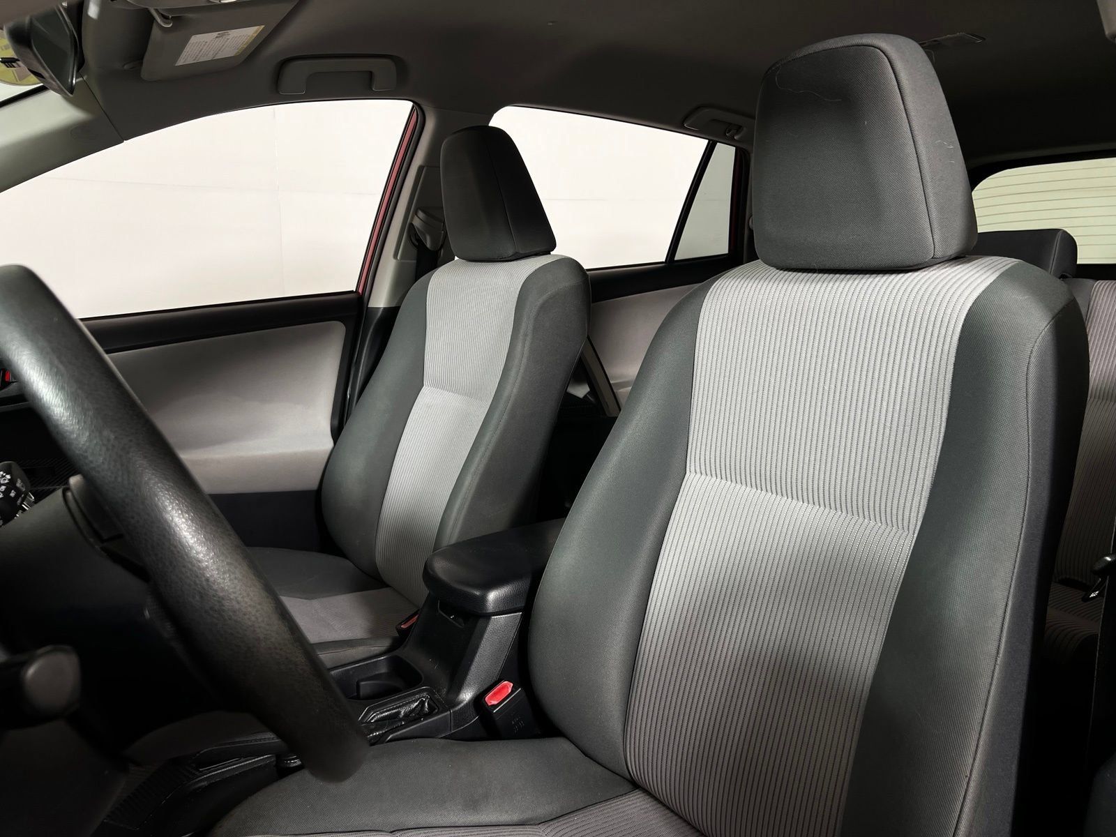 Used 2014 Toyota RAV4 LE FWD image 10