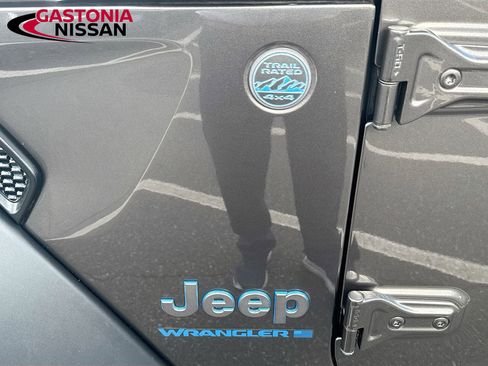Used 2023 Jeep Wrangler Unlimited w/ Cold Weather Group AWD/4WD image 38