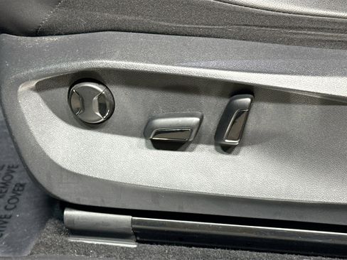 Used 2022 Volkswagen Tiguan SE R-Line image 26