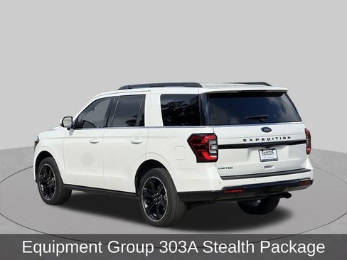 Used 2023 Ford Expedition Limited RWD image 3