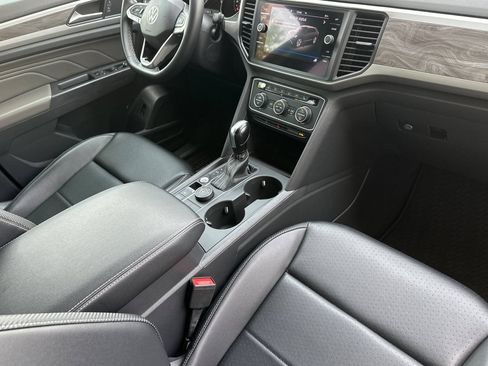 Used 2021 Volkswagen Atlas Cross Sport SE AWD/4WD image 16