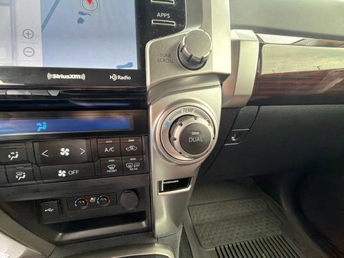Used 2024 Toyota 4Runner Limited AWD/4WD image 37