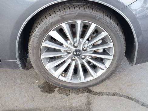 Used 2017 Kia Cadenza Technology FWD image 40
