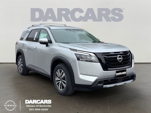New 2025 Nissan Pathfinder SL w/ Black Appearance Package image 1