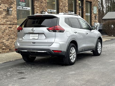 Used 2018 Nissan Rogue SV image 5