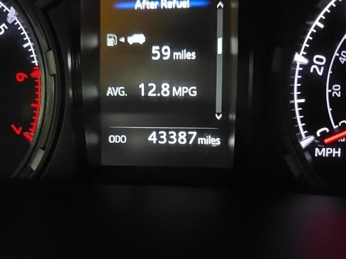 Used 2022 Toyota 4Runner SR5 Premium image 23