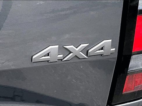 New 2026 Nissan Frontier S image 9