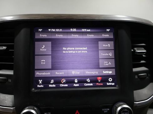 Used 2019 RAM 1500 Laramie AWD/4WD image 25