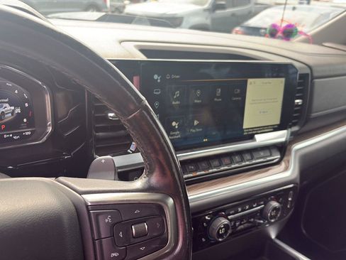 Used 2022 Chevrolet Silverado 1500 LT Trail Boss w/ Convenience Package II AWD/4WD image 6