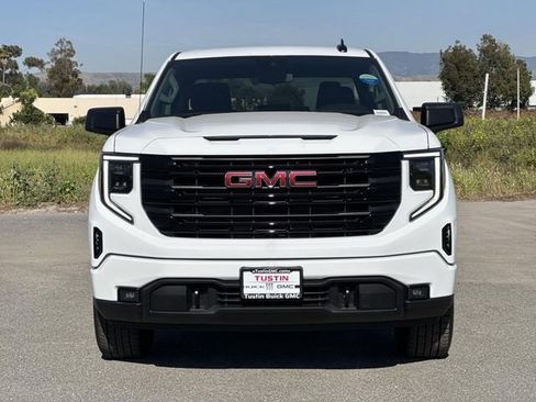 New 2026 GMC Sierra 1500 Elevation image 2