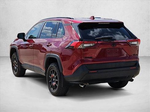 Used 2021 Toyota RAV4 LE FWD image 8