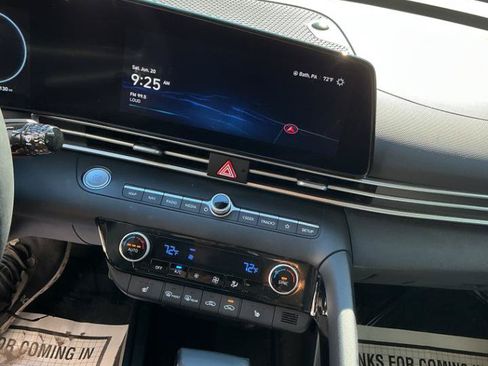 Used 2023 Hyundai Elantra SEL w/ Convenience Package FWD image 14