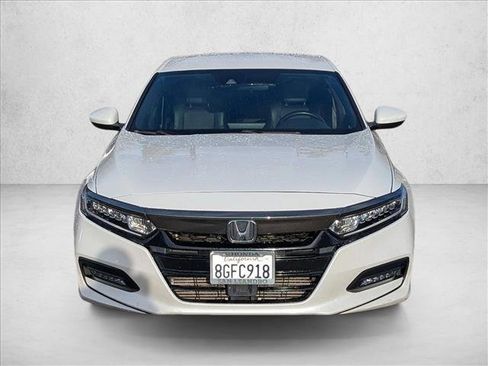 Used 2018 Honda Accord Sport image 2