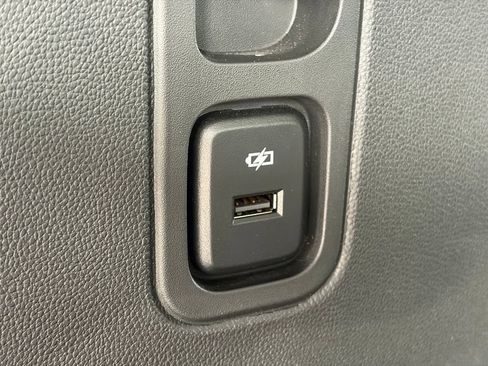 Used 2021 Chevrolet Traverse LS w/ LPO, Blackout Package FWD image 12