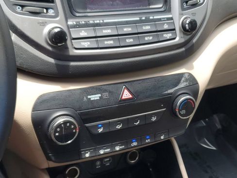 Used 2017 Hyundai Tucson Sport FWD image 30