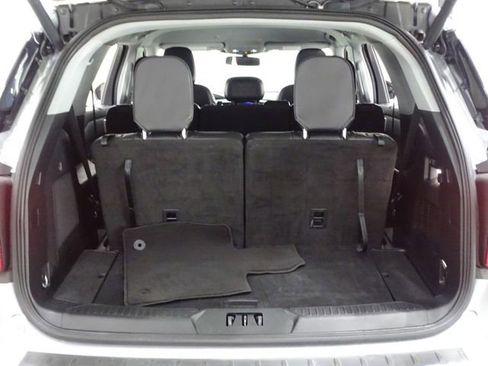Used 2023 Ford Explorer Limited AWD/4WD image 16
