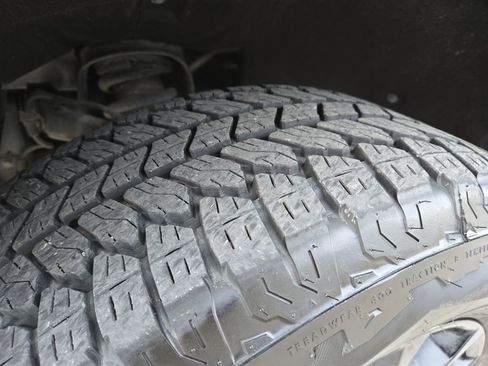 Used 2024 GMC Canyon Denali w/ LPO, Denali Black Edition image 11