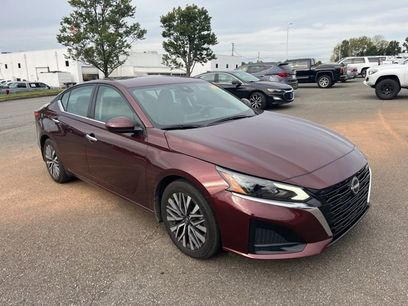 Used 2023 Nissan Altima 2.5 SV