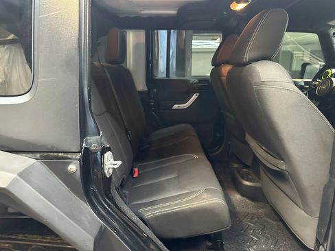 Used 2017 Jeep Wrangler Unlimited Rubicon AWD/4WD image 21