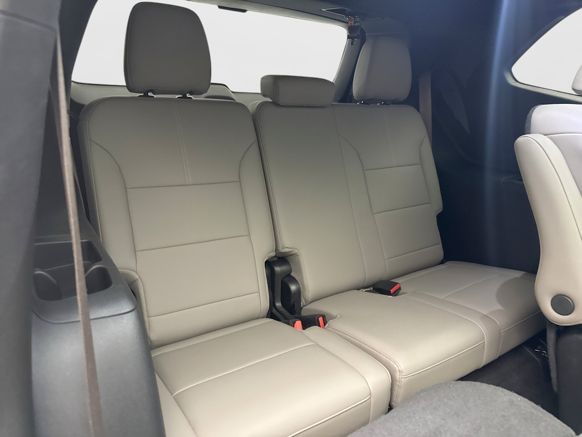Used 2026 GMC Acadia Elevation w/ Elevation Premium Package FWD image 19