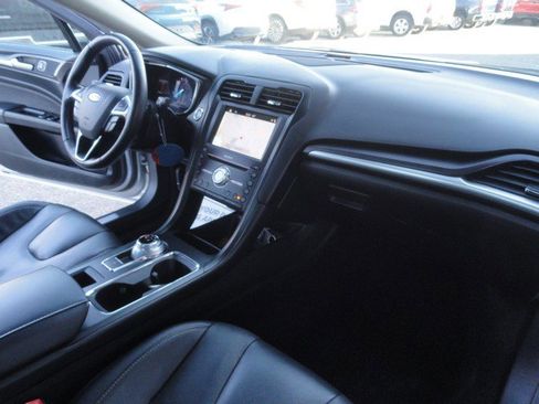 Used 2019 Ford Fusion Titanium image 23