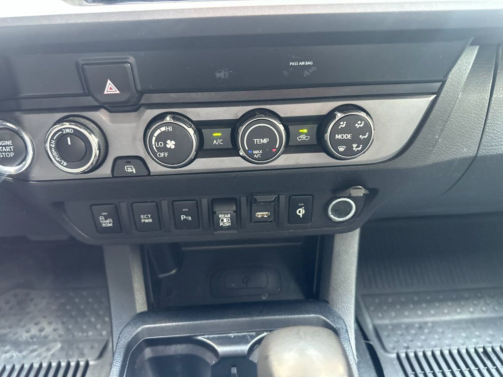 Used 2020 Toyota Tacoma TRD Off-Road w/ Technology Package AWD/4WD image 16