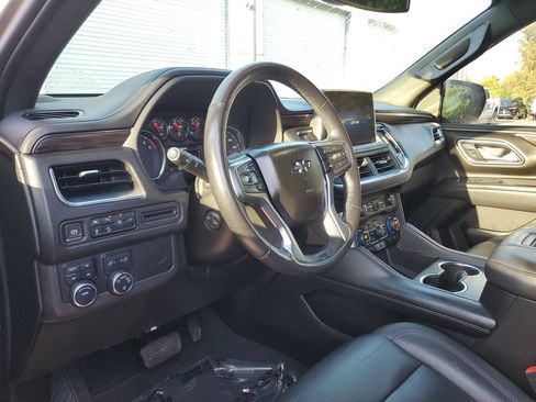Used 2021 Chevrolet Tahoe Z71 w/ Luxury Package AWD/4WD image 17