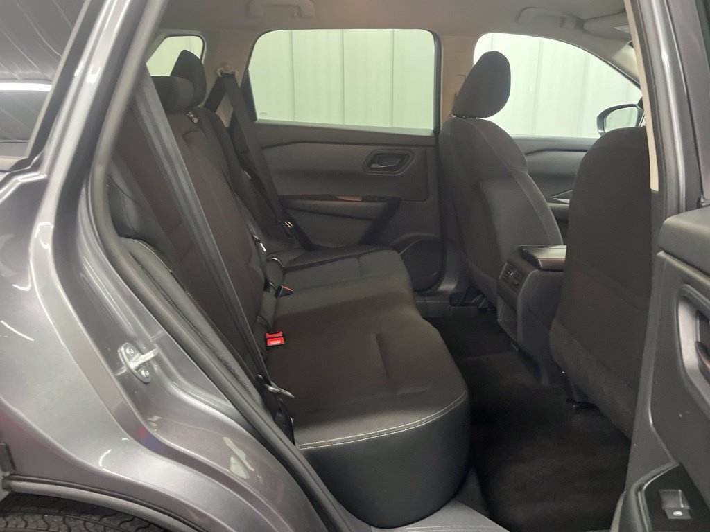Used 2024 Nissan Rogue S AWD/4WD image 12
