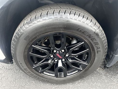 Certified 2022 GMC Sierra 1500 Elevation w/ LPO, Elevation Black Package AWD/4WD image 32