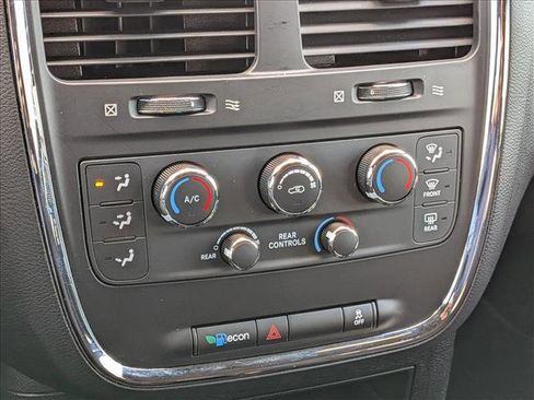 Used 2015 Dodge Grand Caravan SE w/ Quick Order Package 29E SE FWD image 11