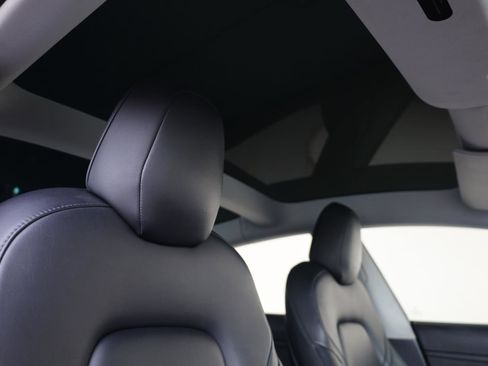 Used 2018 Tesla Model 3 Long Range RWD image 28