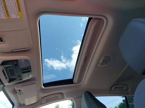 Used 2025 Subaru Crosstrek 2.0i Premium image 28