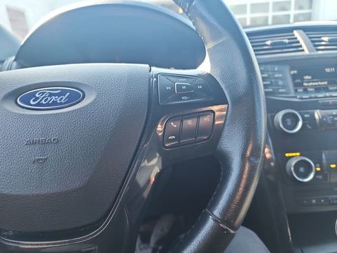 Used 2018 Ford Explorer XLT FWD image 20