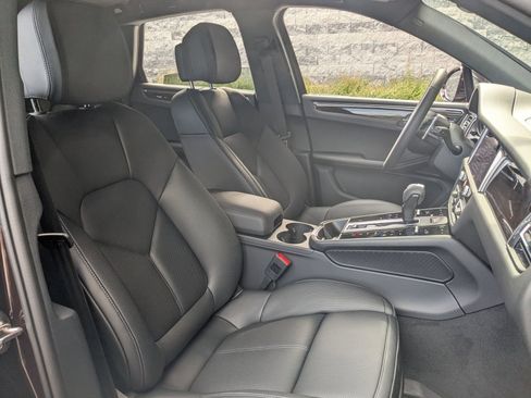 New 2026 Porsche Macan image 25