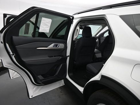 New 2026 Ford Explorer Active RWD image 18